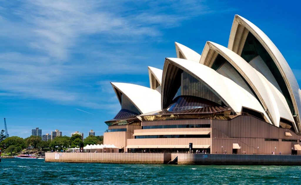 Australian Firms Told Not to Hold Back Outsourcing Plans to Seize Benefits