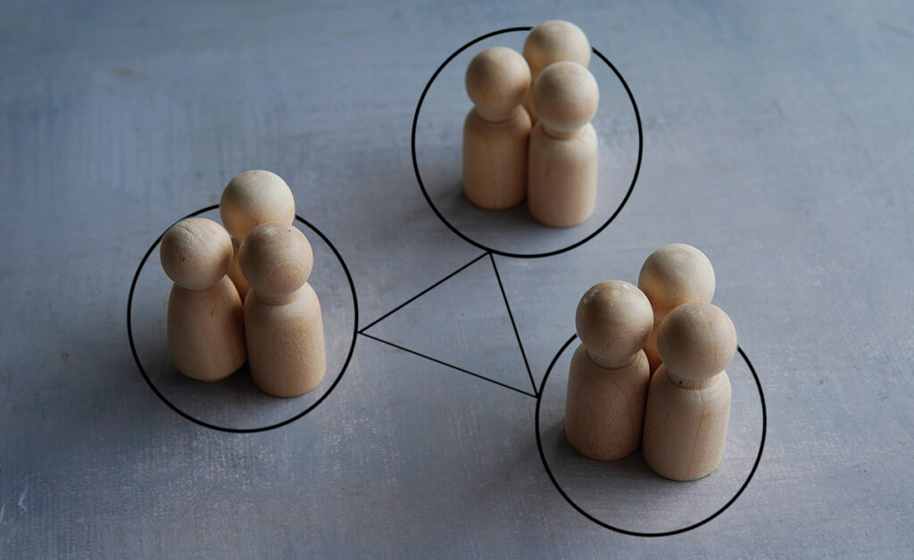 In-House vs. Outsourced Teams: a Guide for Small Businesses