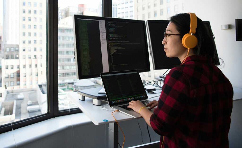 How to Address Talent Acquisition and Project Scalability through IT Outsourcing