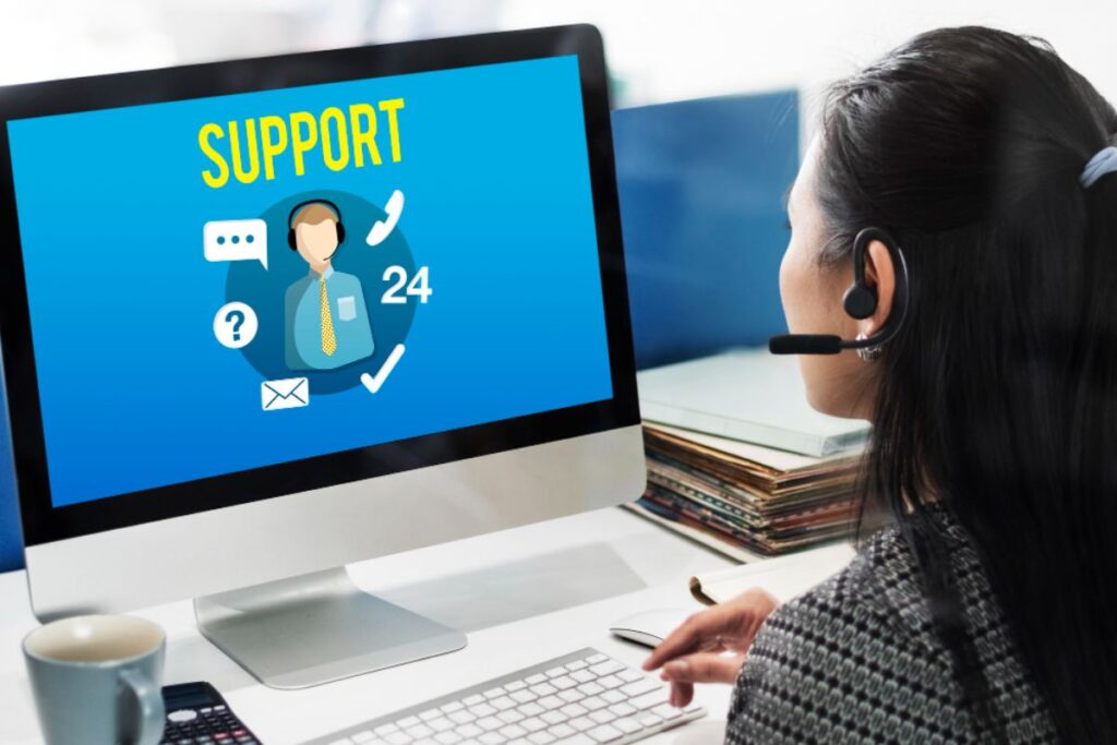 Outsourced Chat Support vs. In-House Solutions: What’s Best for You